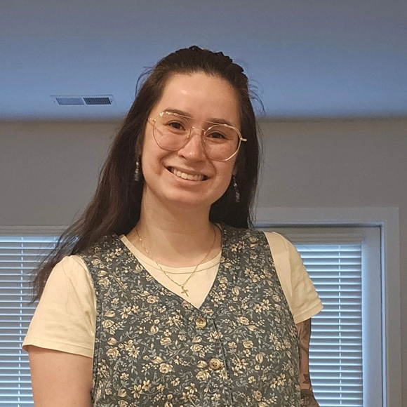 Meet your Posher, Janis - Picture 2 of 4